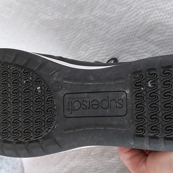 Woman's shoes - Picture 7 of 8